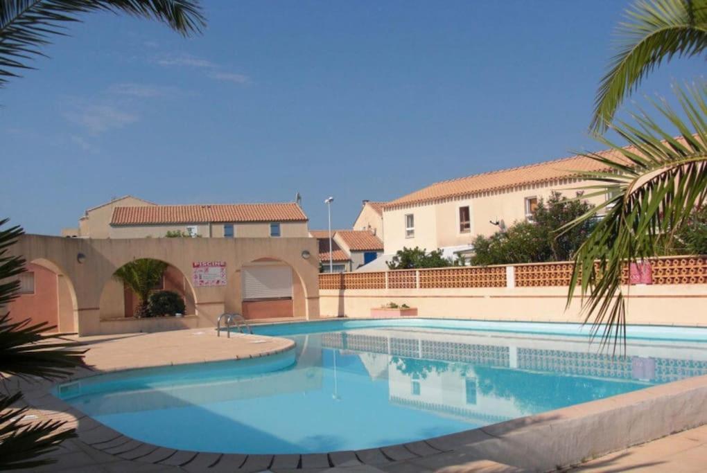 Mon Appart A La Plage, Piscine, Wifi, Tv Фронтіньян Екстер'єр фото